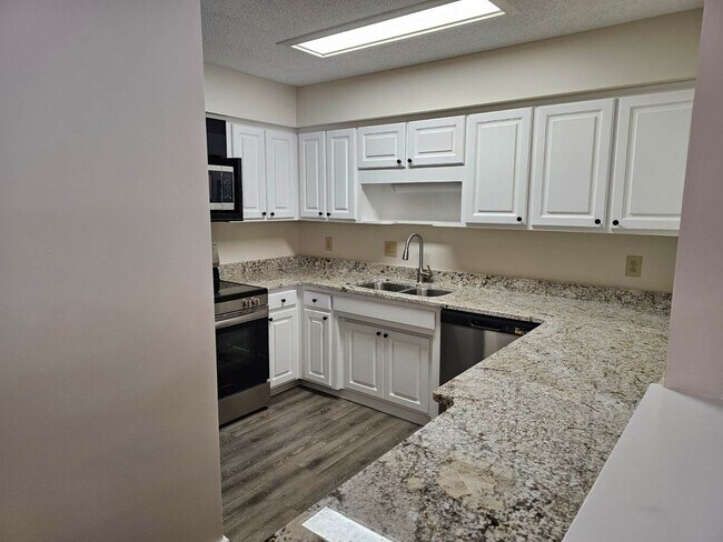 Building Photo - 11 Pillory Cir