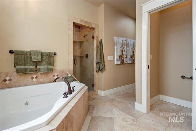 Building Photo - Exquisite home on acreage in Star