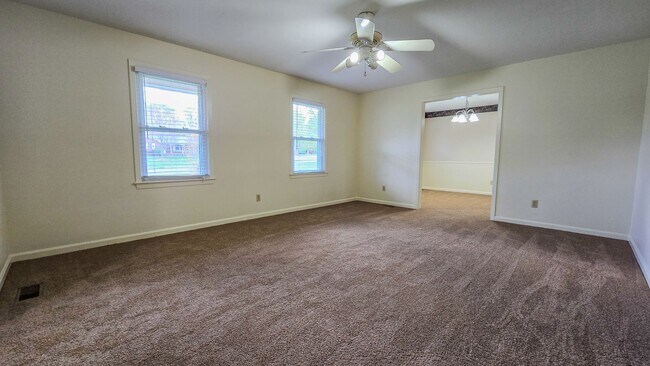 Building Photo - 2460 Sedalia Dr