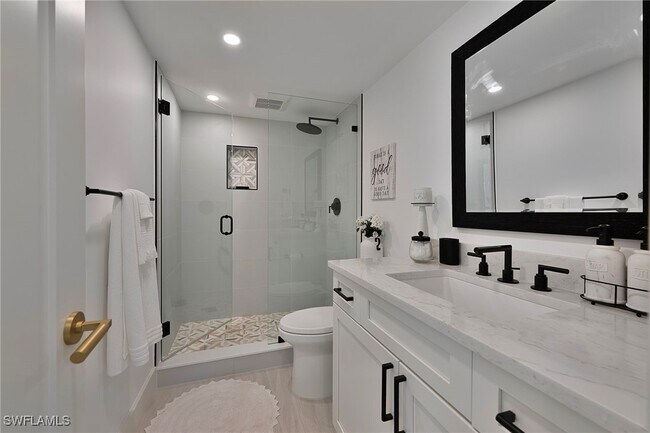 Building Photo - 1950 Gulf Shore Blvd N