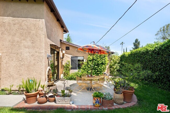 Building Photo - 22620 Dolorosa St