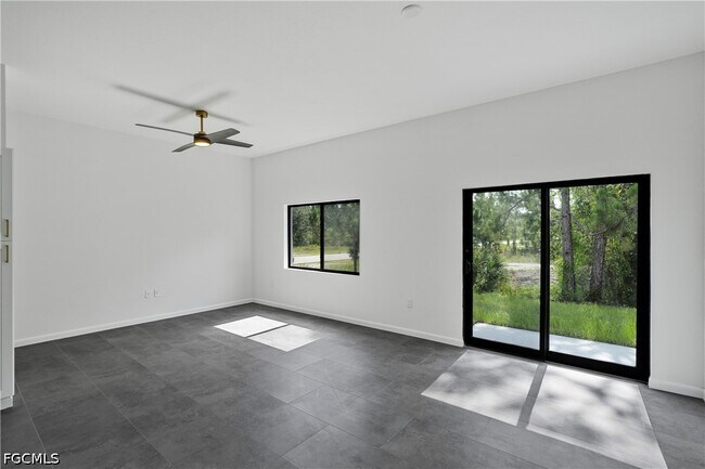 Building Photo - 601 Hawthorne Ave S