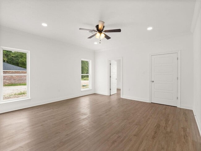 Building Photo - 748 Lockhart Cutoff Rd