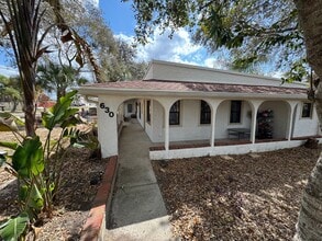 Building Photo - Charming Home with Mother in-Law Suite & Lake Access