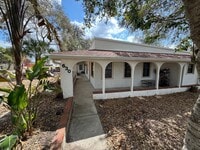 Building Photo - Charming Home with Mother in-Law Suite & Lake Access