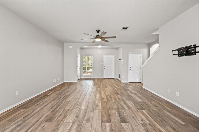 Building Photo - 11729 Channing Dr