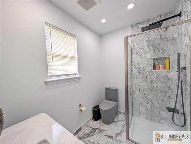 Building Photo - 89 Wyndmoor Dr