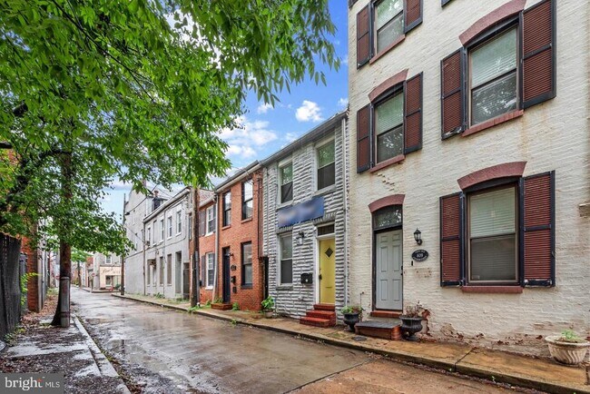 Building Photo - 607 S Durham St