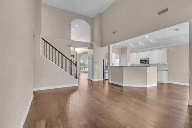 Building Photo - 754 Monterey Dr