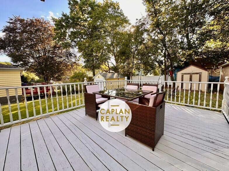 Building Photo - 86 Roydon Rd