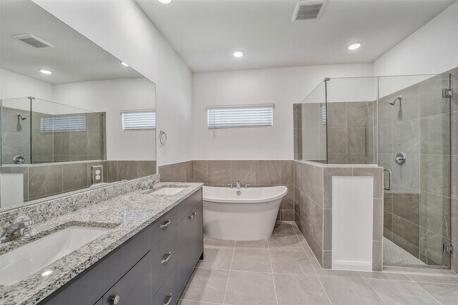 Building Photo - 11955 Pondwood Dr