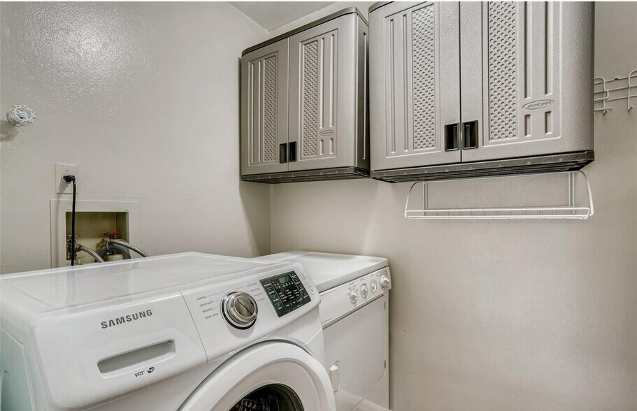 Building Photo - 5565 W 76th Ave