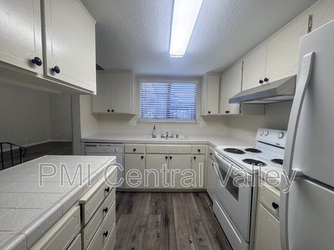 Building Photo - 1442 Briarwood Way