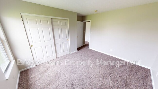 Building Photo - 8694 Plum Creek Ct