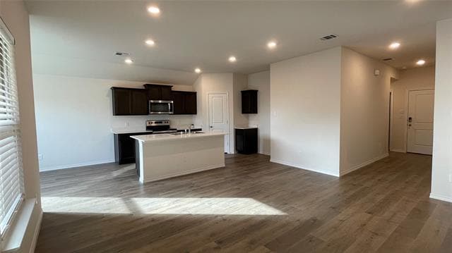 Building Photo - 2914 Jasmine Dr