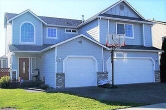 Building Photo - Welcoming Home with High Ceilings and Spacious Floor Plan