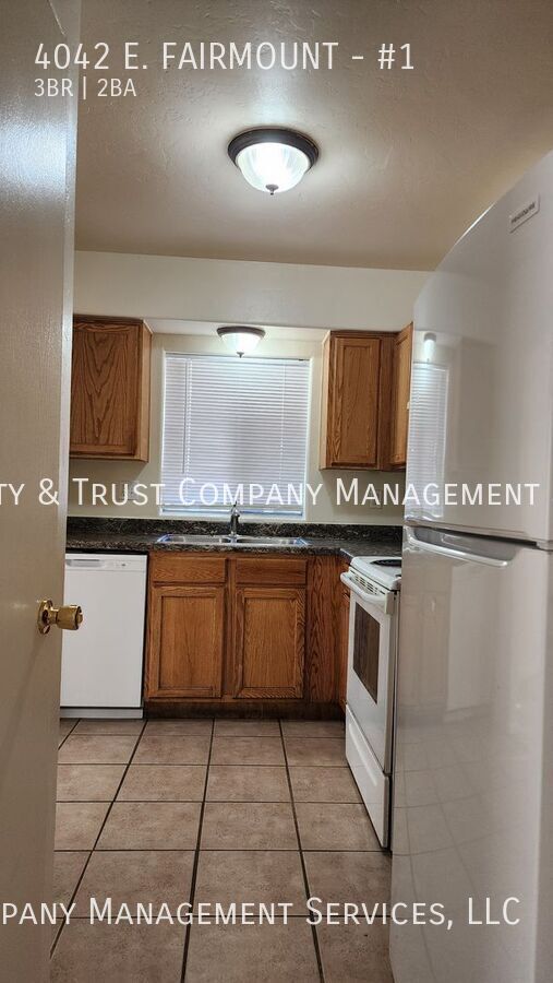 Building Photo - 4042 E. FAIRMOUNT-#1