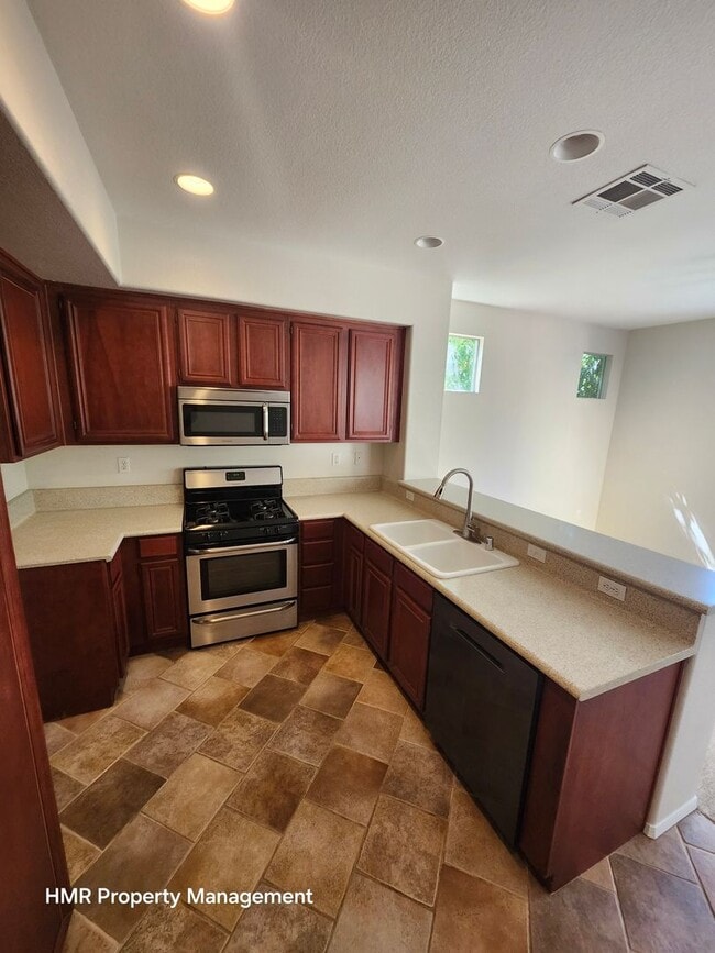 Building Photo - Gorgeous single family home in Chino
