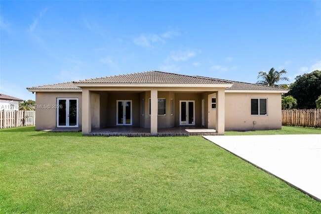 Building Photo - 18686 SW 132nd Ave