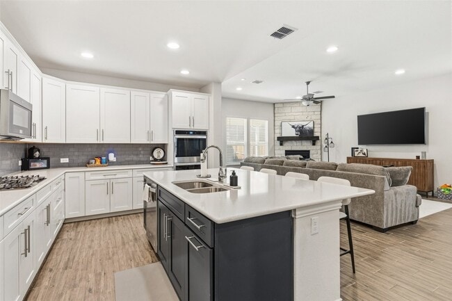 Building Photo - 1934 Peace Pl