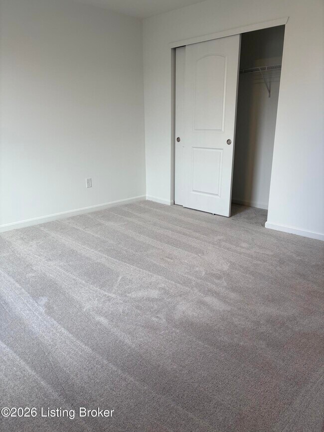 Building Photo - 2015 Lyndon Green Cir