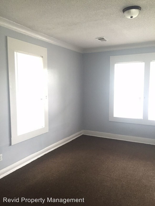 Building Photo - 1954 Manila Ave