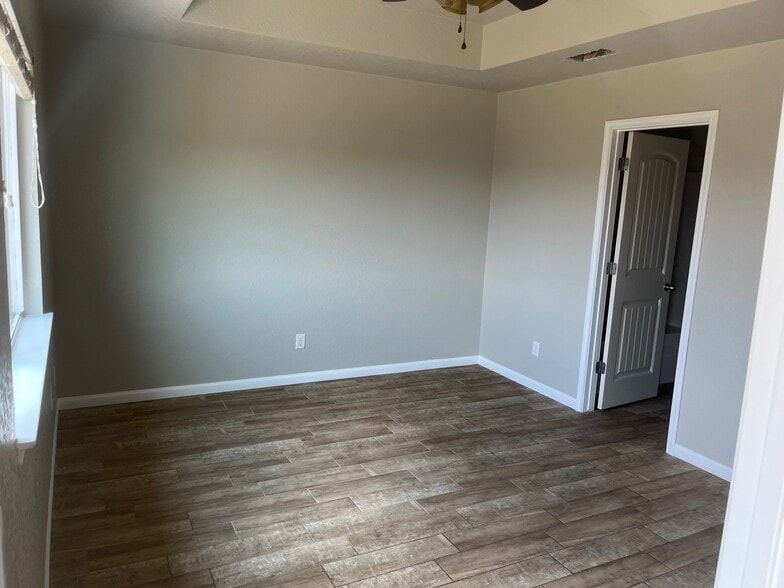 Master Bedroom - 7823 Redbrush