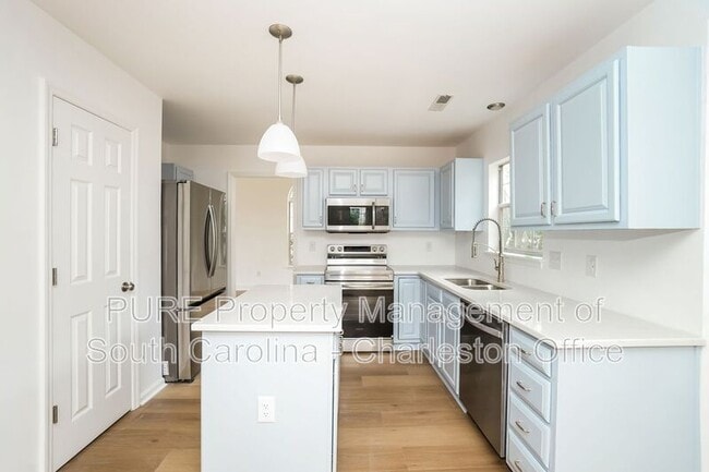 Building Photo - 1928 Oak Tree Ln