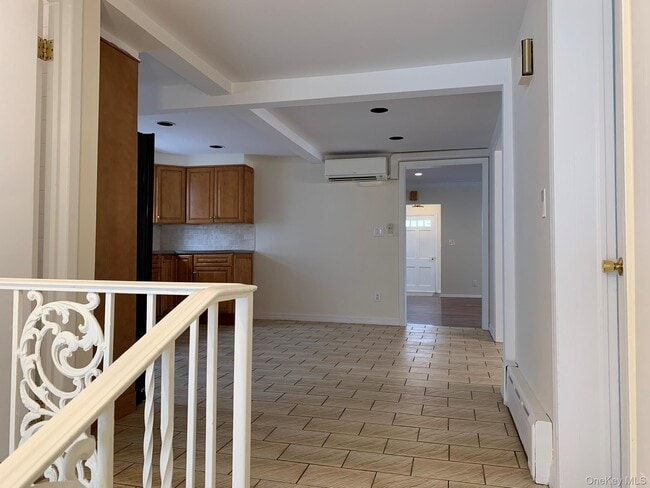 Building Photo - 24 Hall Ave