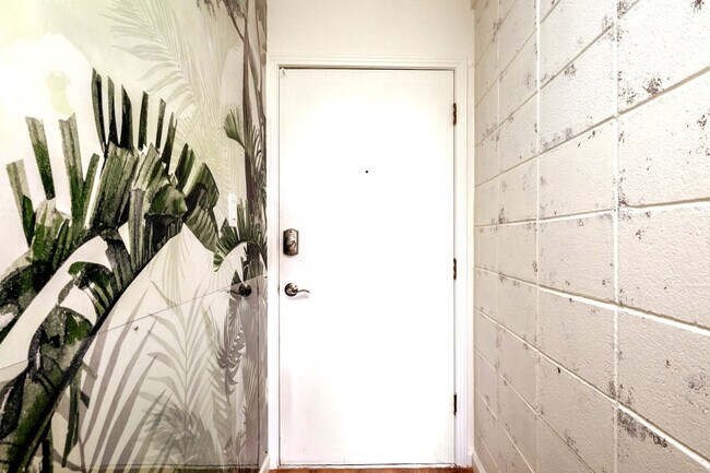 Building Photo - 4000 Gulf Terrace Dr