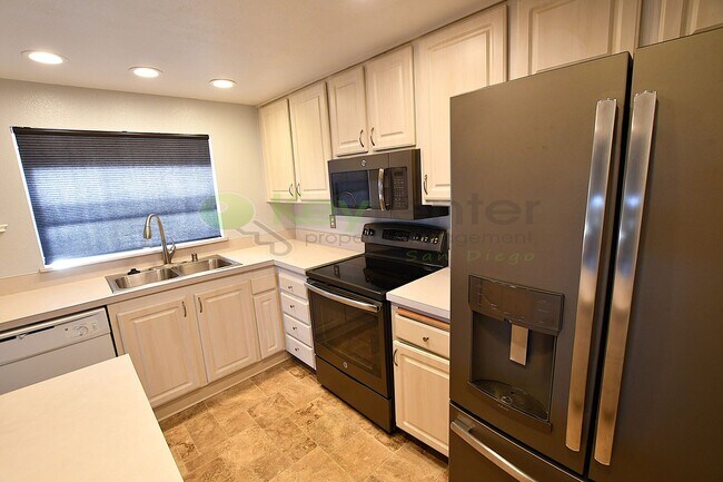 Building Photo - La Mesa | Rancho San Diego | End unit Cond...