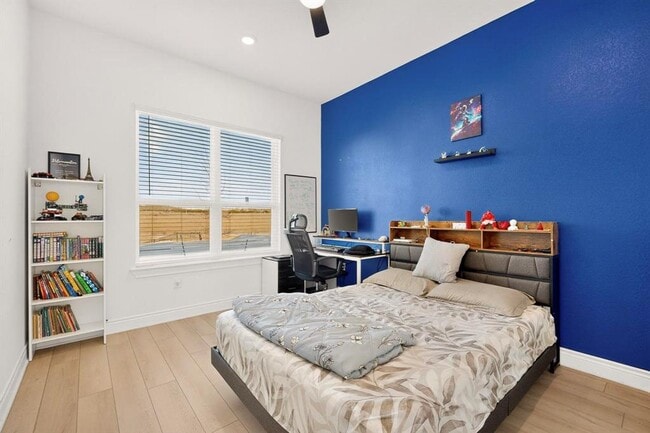 Building Photo - 2121 Lolo Ln