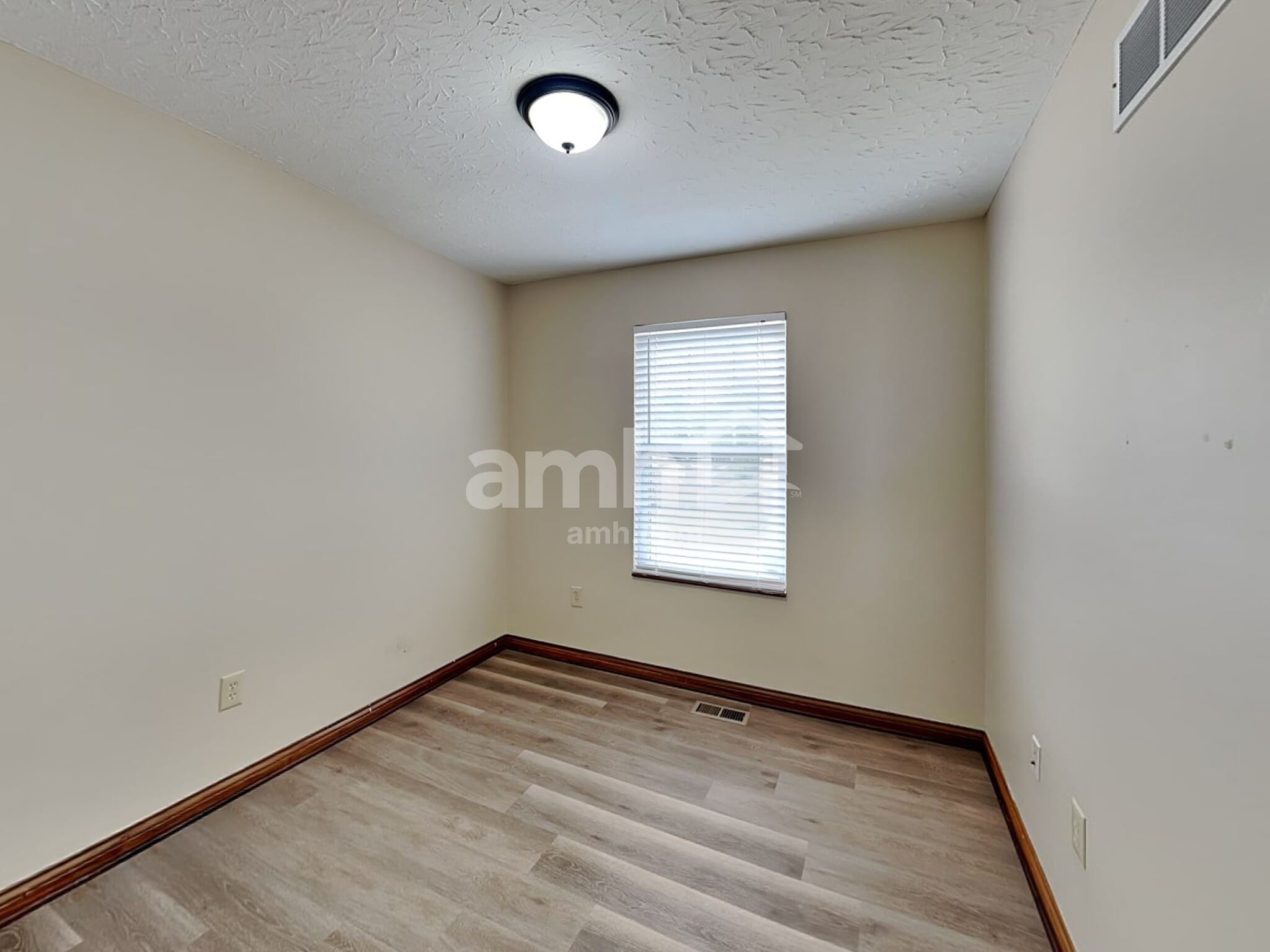 Building Photo - 2479 Camellia Ct
