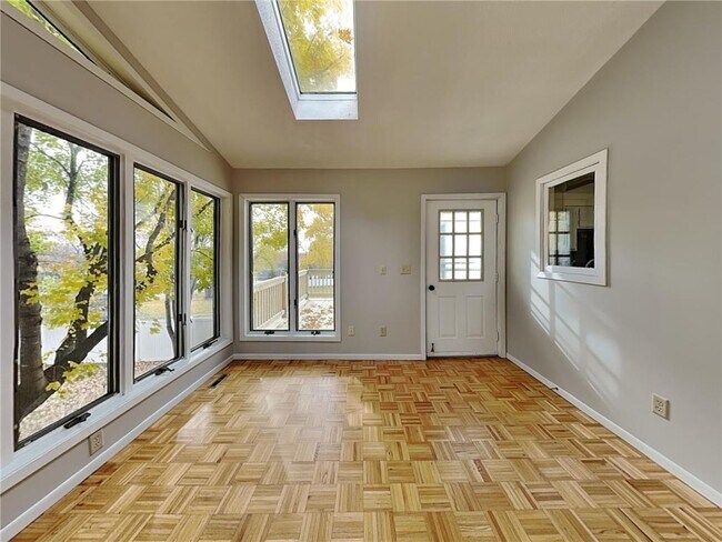 Building Photo - 8525 Ivywood Ave S