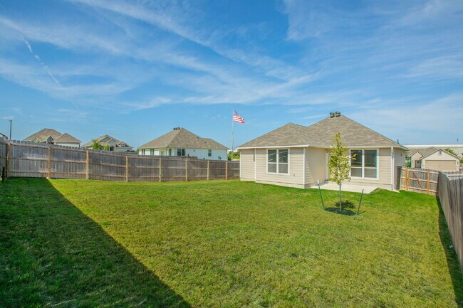 Building Photo - Welcome Home to Modern Comfort in Troy, TX!