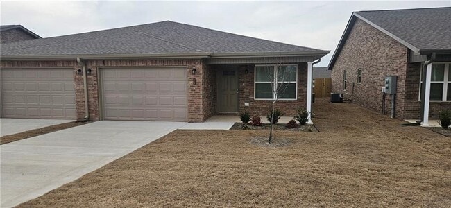 Building Photo - 523 NW 69th Ave