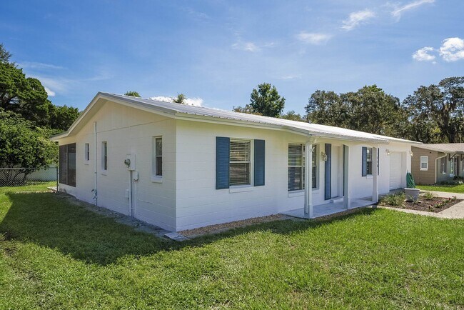 Building Photo - 1040 Dorado Dr
