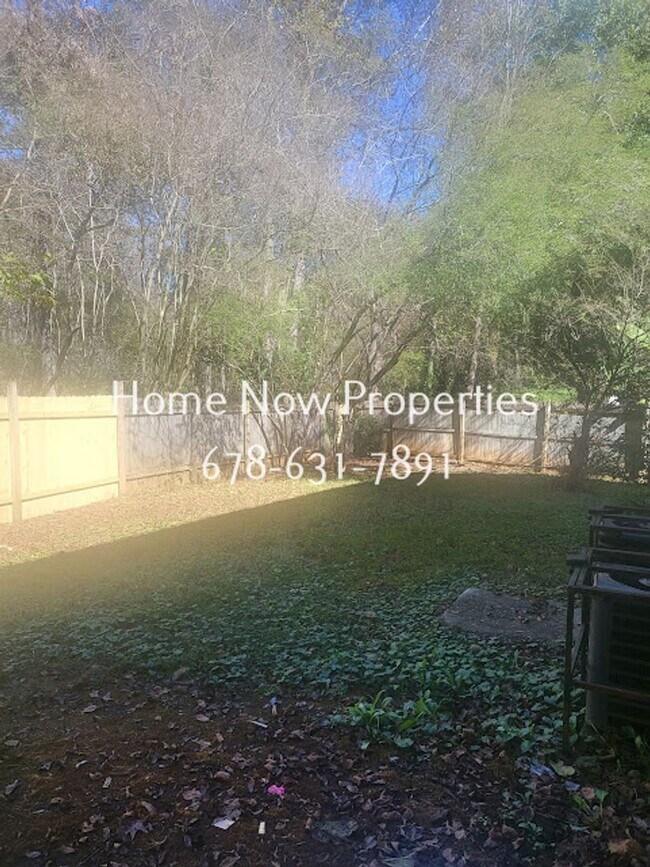 Building Photo - Spacious 4BR Home + Bonus Rooms in Mainstr...