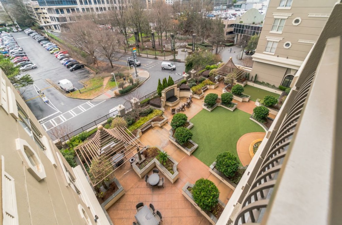 Building Photo - 3334 Peachtree Rd NE