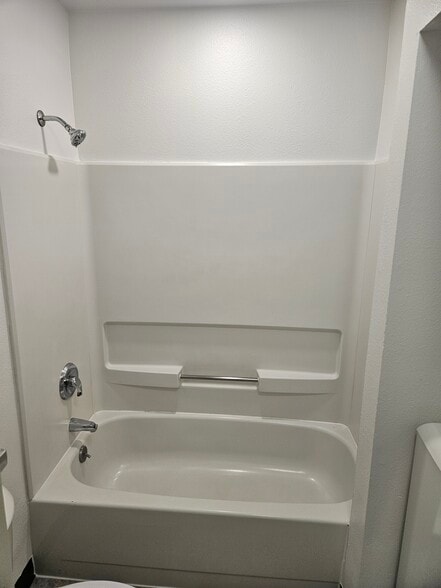 Building Photo - 8817 NE 15th Ave