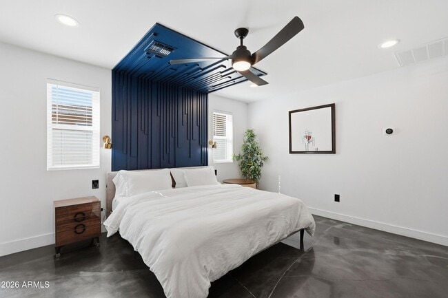 Building Photo - 2812 N 71st Pl