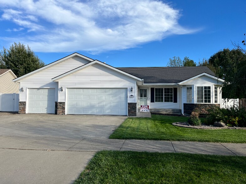 Building Photo - 2598 W Broadmoore Dr