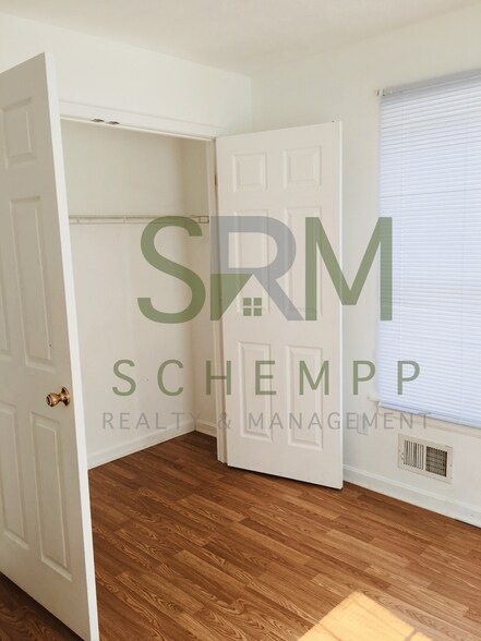 Building Photo - 621 S 19th St