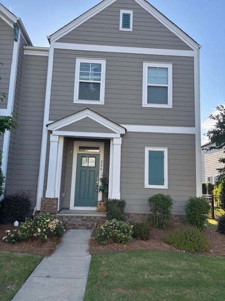 Building Photo - 226 Johnston Dr