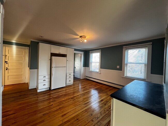 Building Photo - 263 Middlesex St