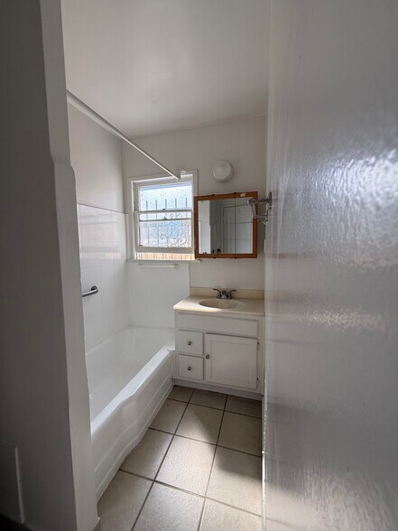 bathroom - 1914 Hauser Blvd