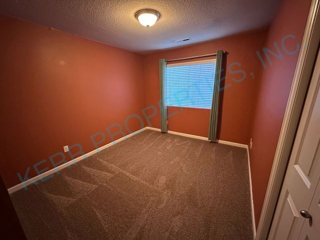 Building Photo - 17236 SE Biscayne St