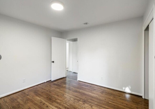 Building Photo - 3106 Prescott St
