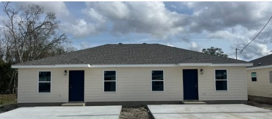 Building Photo - 202 Iris St