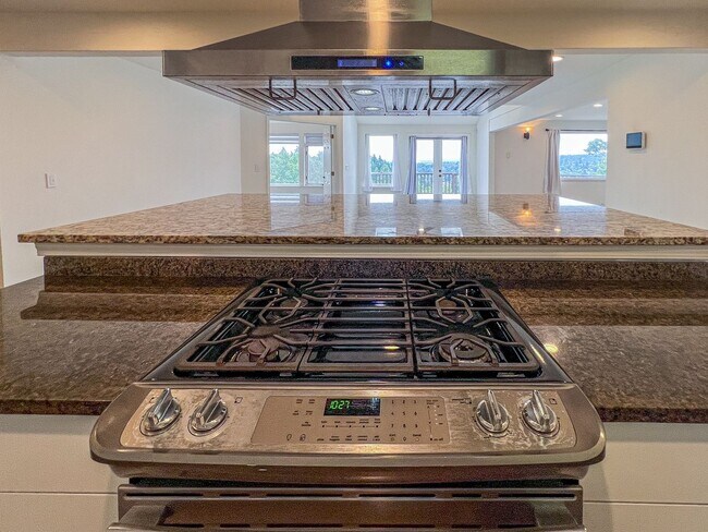 Building Photo - 2bd/1ba Seattle House